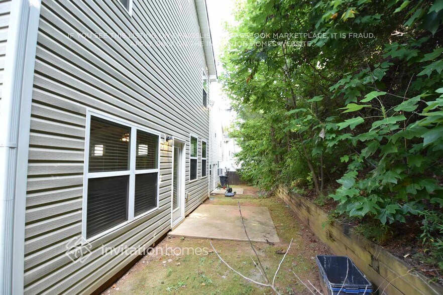 Building Photo - 483 Lobdale Falls Dr