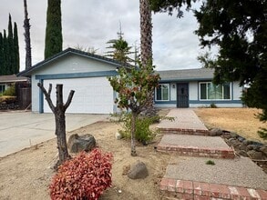 Building Photo - 3 Bedroom 2 Bath Single story home in Antioch
