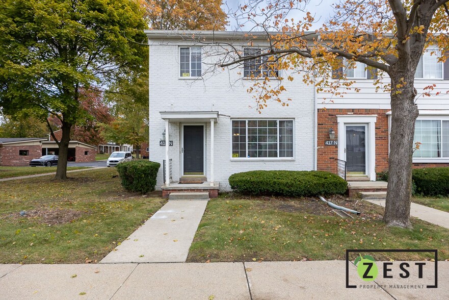Building Photo - 415 N Fox Hills Dr