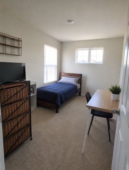Building Photo - 864 Sweetgrass