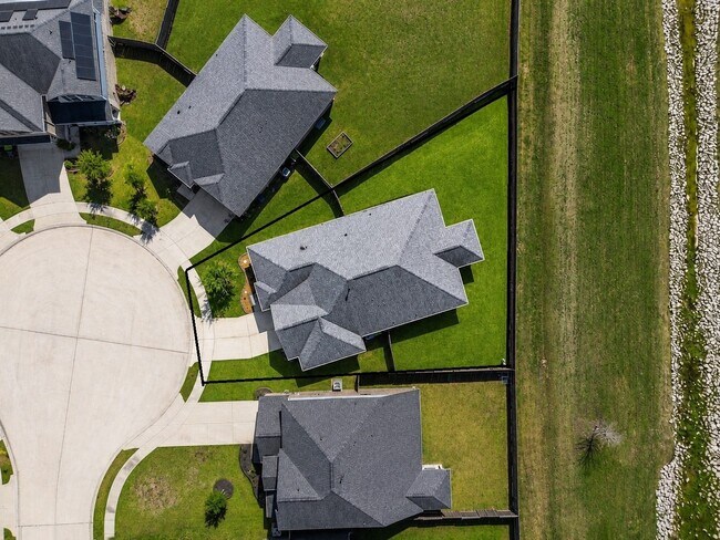 Building Photo - 8414 Divot Trce