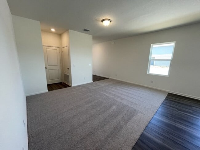 Building Photo - Super Nice One Story Home Near 1604 & Culebra....Move in as early as August 7, 2025