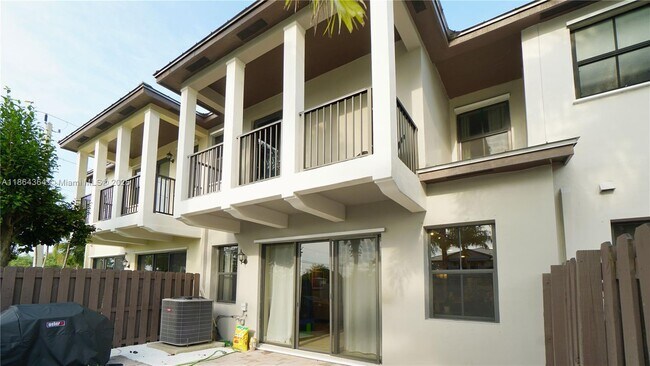 Building Photo - 5815 NW 104th Path