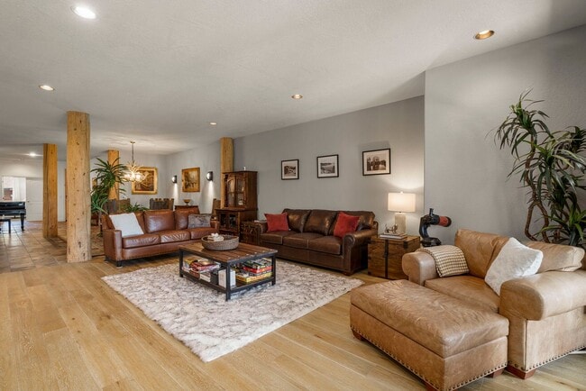 Building Photo - Season Rental Rare Opportunity The Pointe at Incline Village.