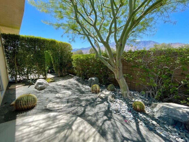 Building Photo - 2706 Alexander Club Dr