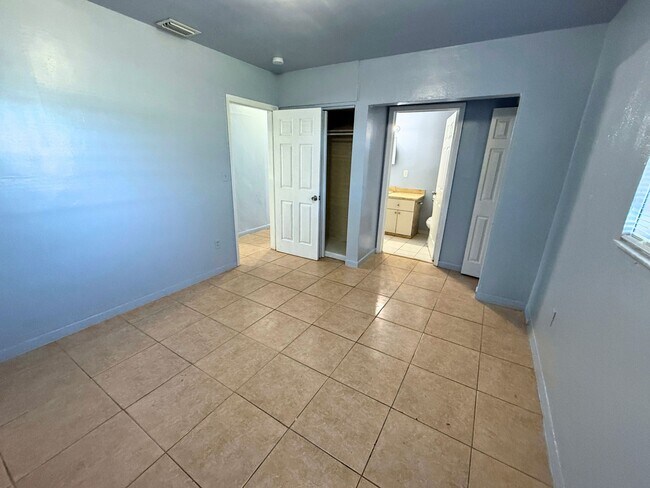 Building Photo - 17231 NW 37th Ave
