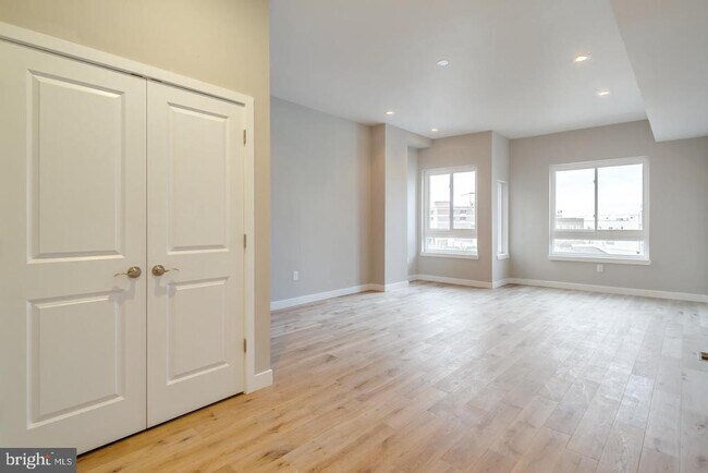 Building Photo - 1636 Ridge Ave