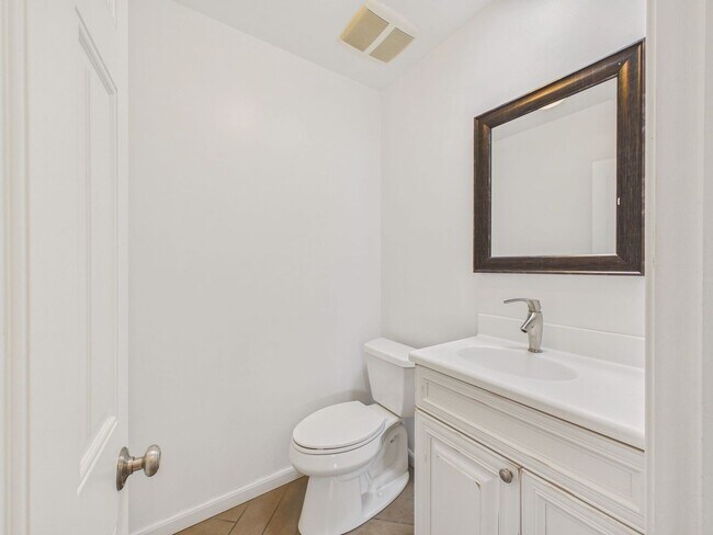 Building Photo - San Carlos home for rent plus studio in-law unit! $7,500