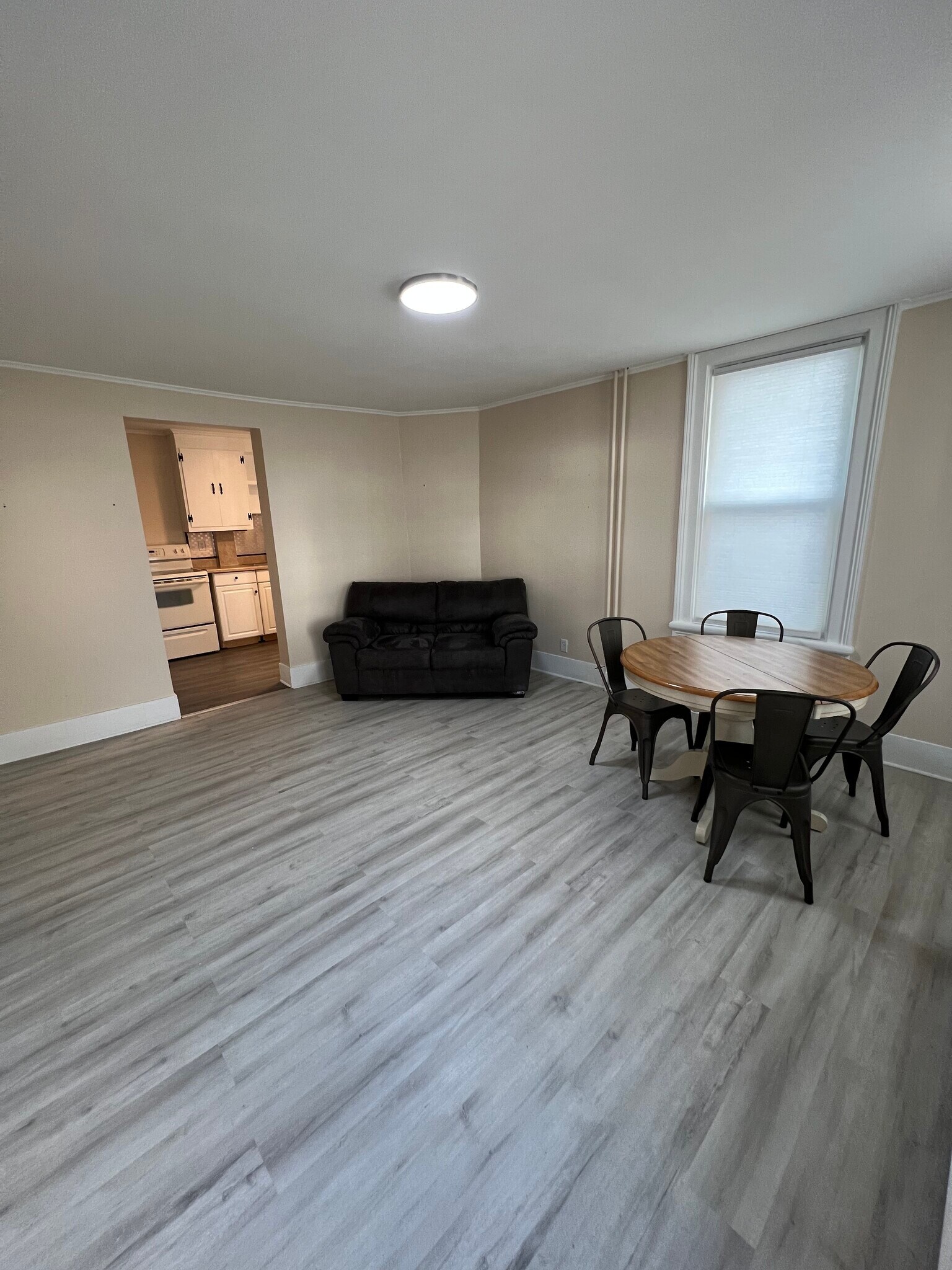 Building Photo - 466 NY-146