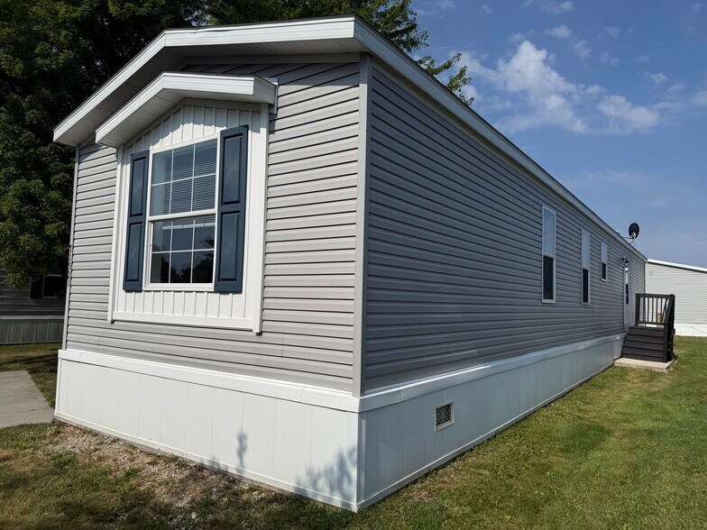 Building Photo - 71521 St Howard Ct