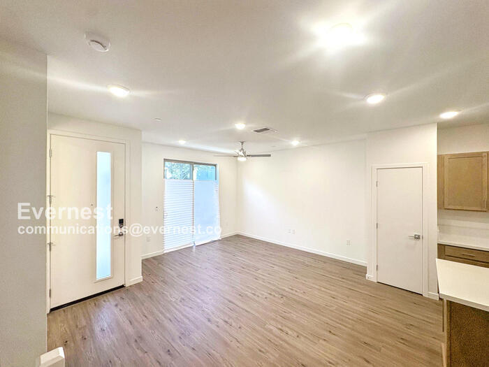 Building Photo - 6117 Bridgecross Dr