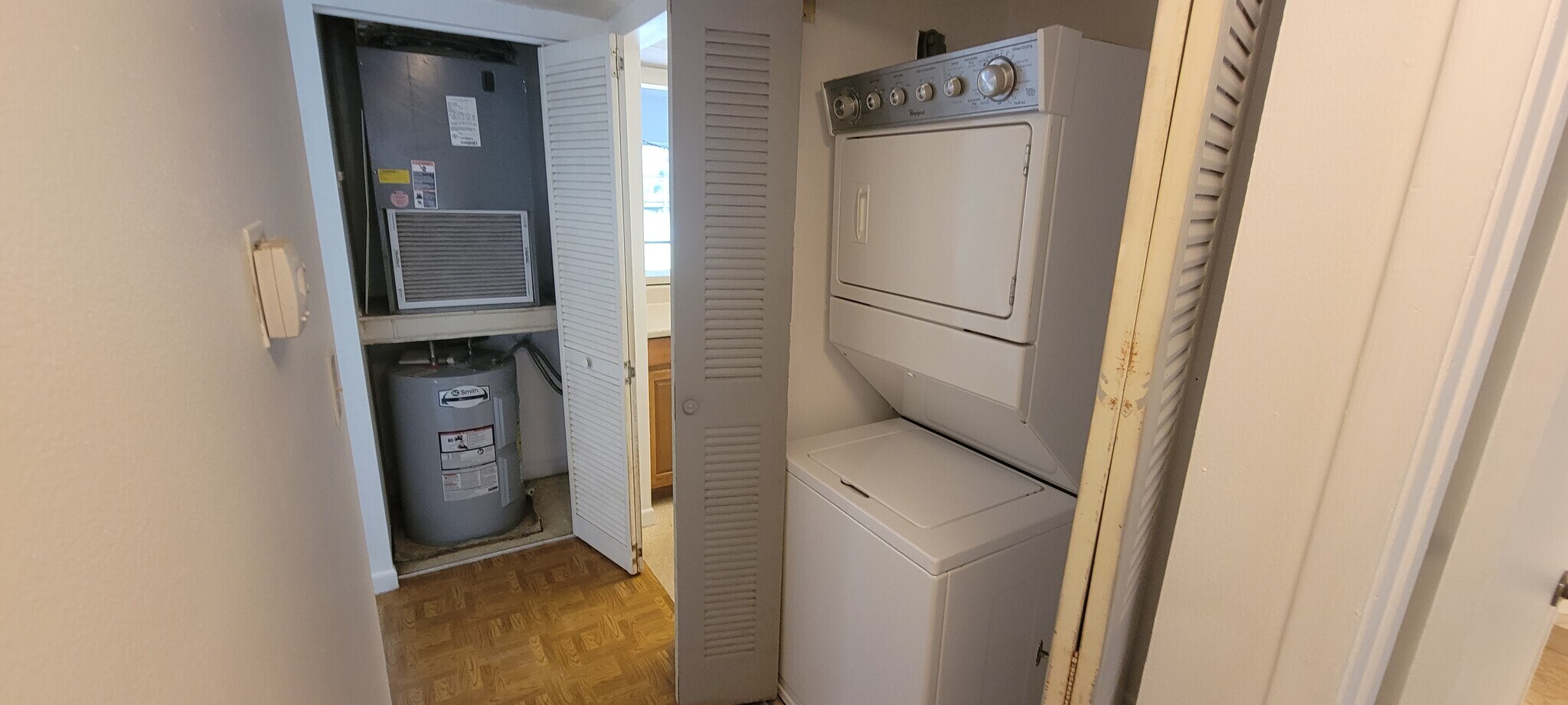 LAUNDRY - 140 Orchid Woods Ct