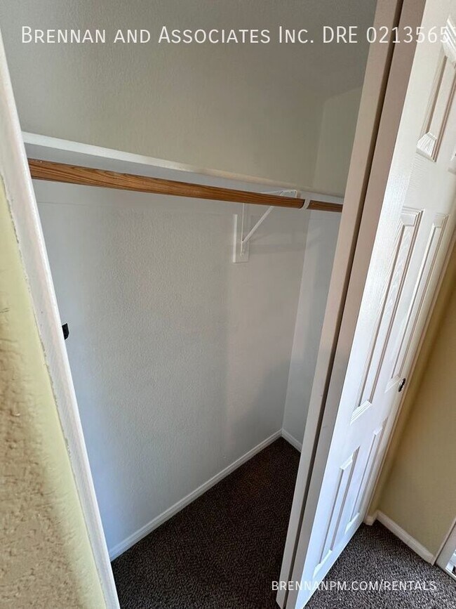 Building Photo - 2728 Farragut Rd