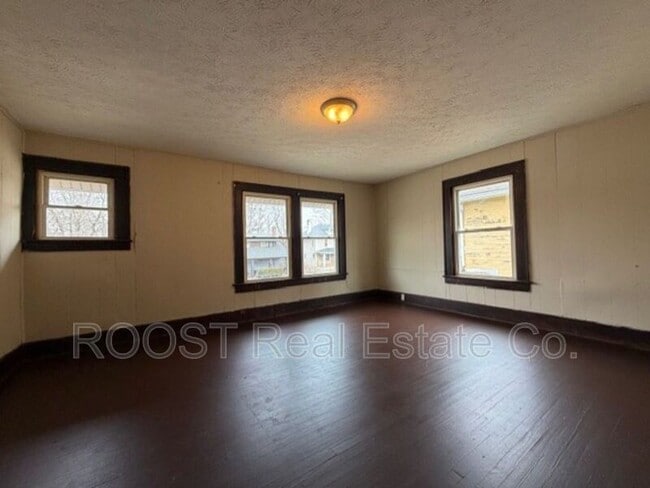 Building Photo - 457/459 E Madison Ave