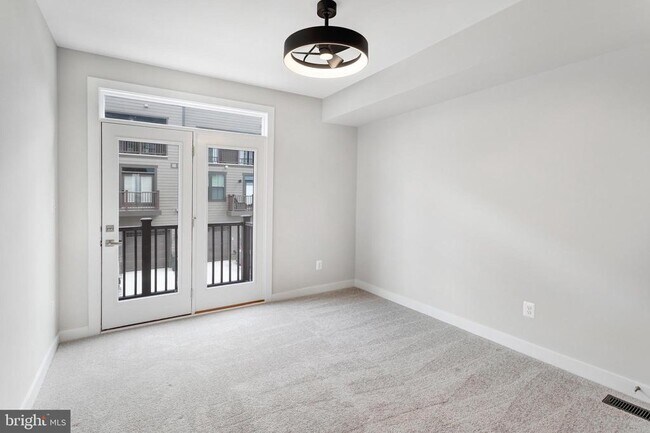Building Photo - 1614 Kirkman St