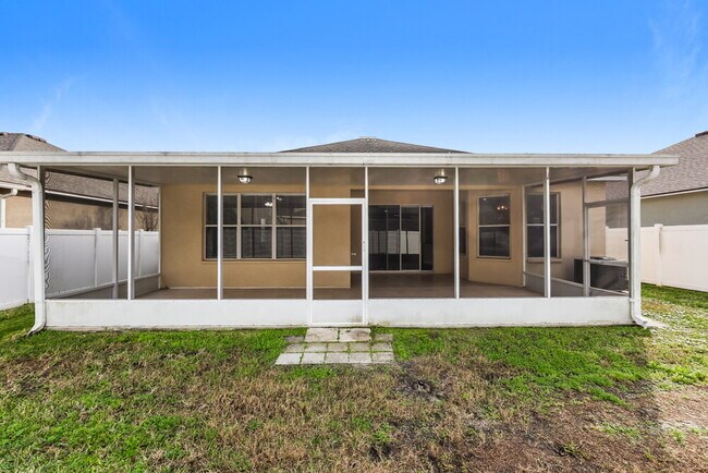 Building Photo - 30551 Annadale Dr