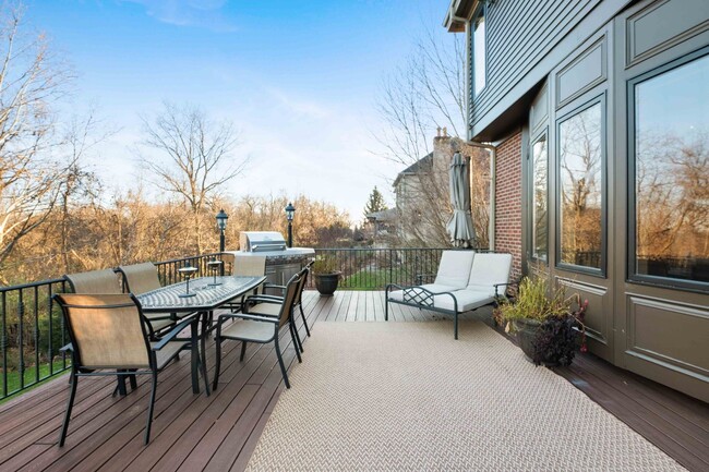 Building Photo - Fully-Furnished Luxurious Home in Nevillewood