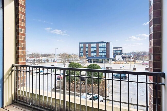 Building Photo - 4525 Park Commons Dr