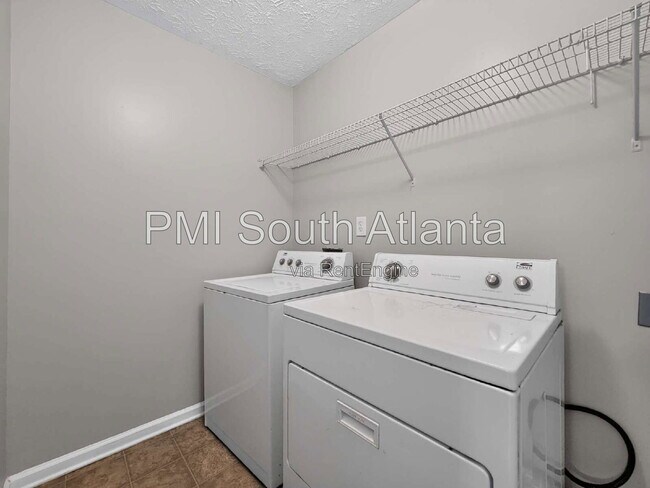 Building Photo - 5722 Shoals Pl Trail