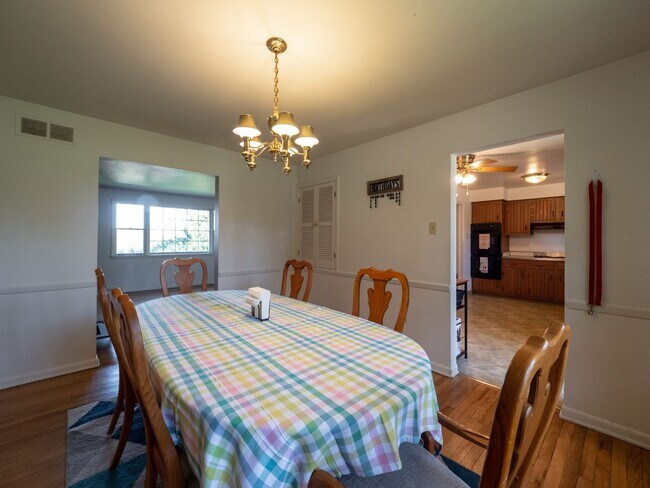 Building Photo - 3BR Ranch House for Rent in Upper St. Clai...