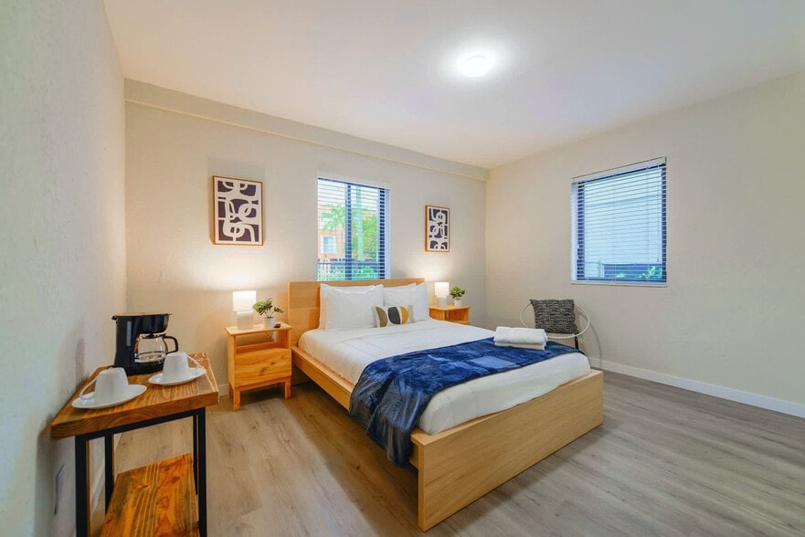 Building Photo - 700 SW 11th Ave