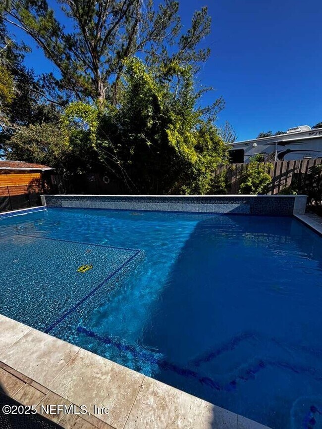 Building Photo - 1363 Crosby Ln