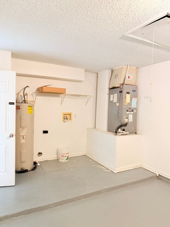 Building Photo - 25 Ryarbor Dr
