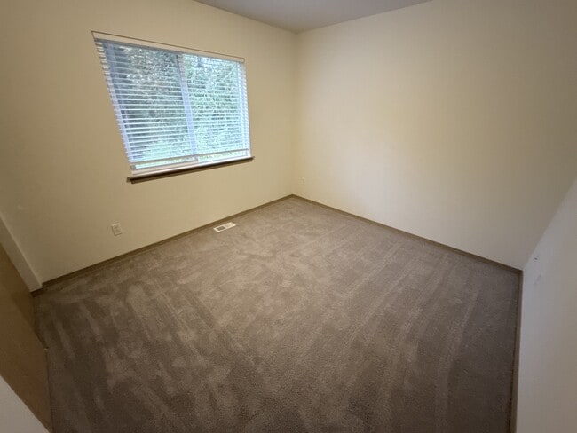 Building Photo - 414 91st Ave SE