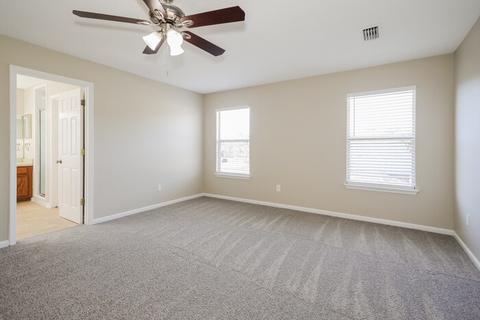 Building Photo - 206 Dover Bluff Dr
