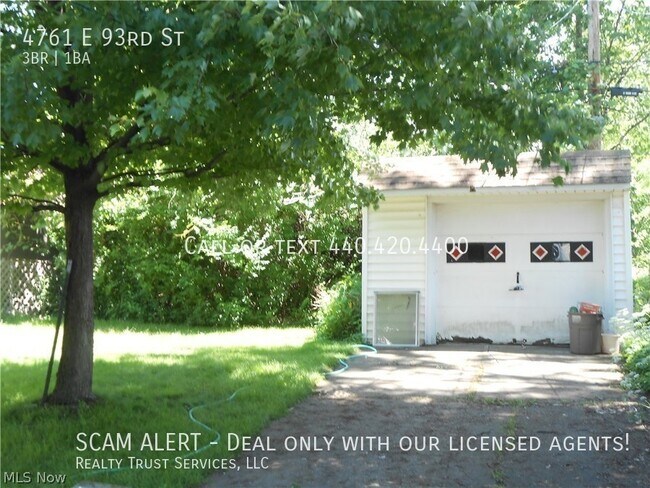 Building Photo - Renovated Cape Cod 3 bedroom 1 Bath