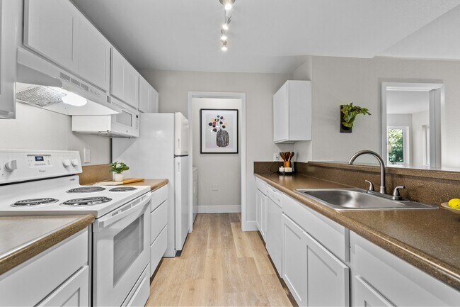 Building Photo - Haven at Golf Creek