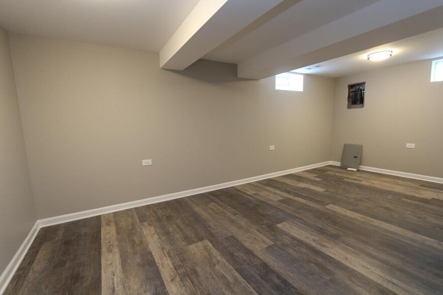 Building Photo - 3511 43rd Pl