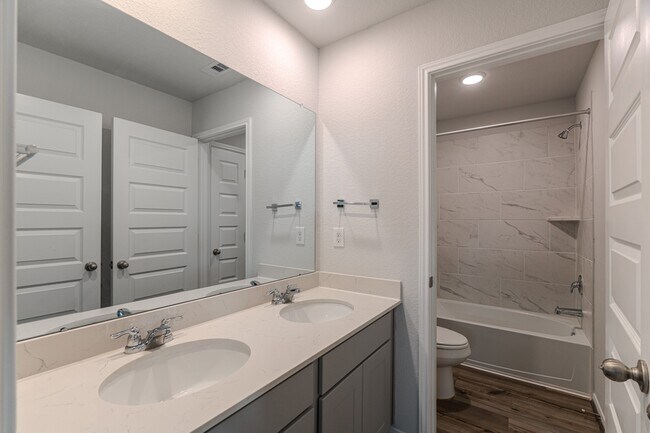 Building Photo - 100 Ashe Juniper Wy