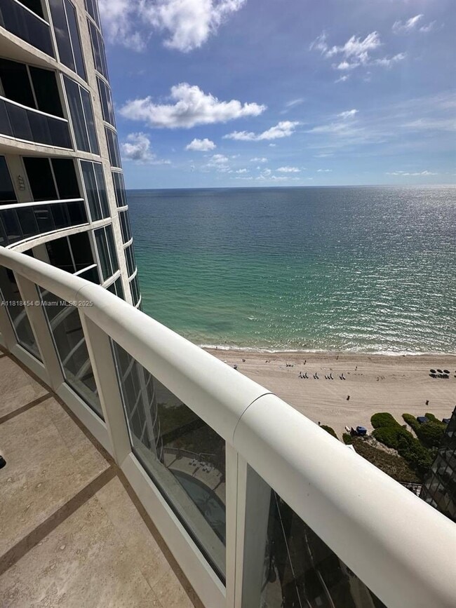 Building Photo - 17201 Collins Ave