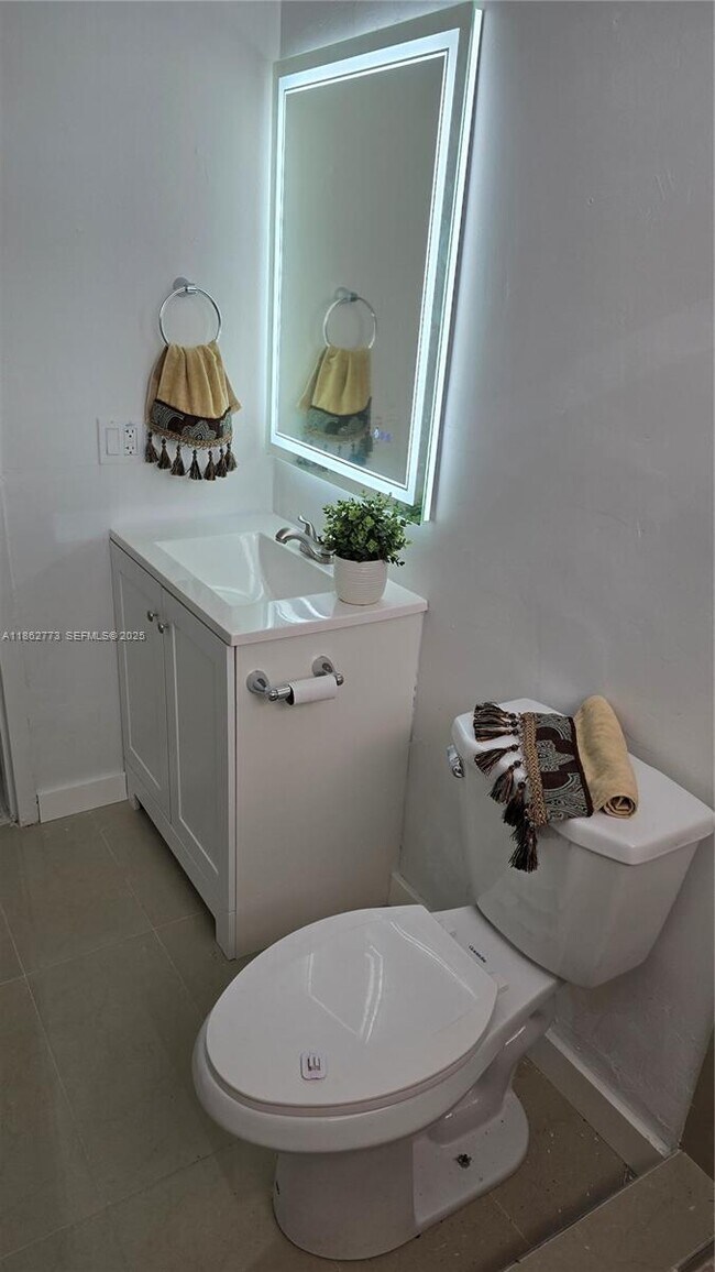 Building Photo - 7900 Tatum Waterway Dr