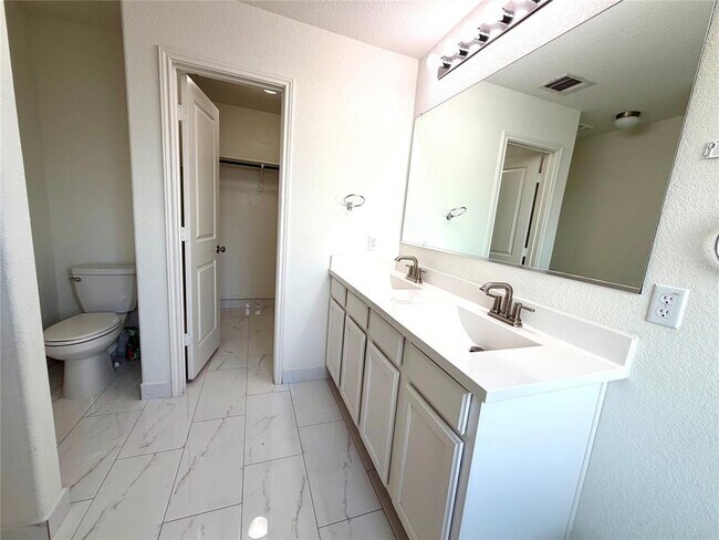 Building Photo - 216 Star Pass