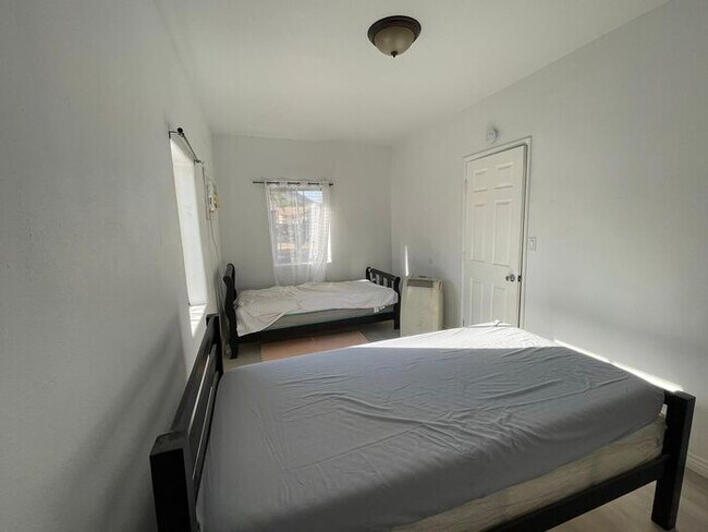Building Photo - Fully Furnished House for Rent at 10953 Ca...