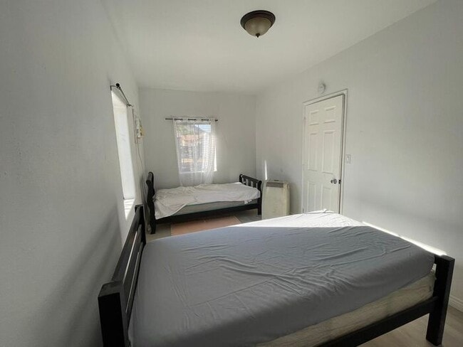 Building Photo - Fully Furnished House for Rent at 10953 Campbell Ave Riverside