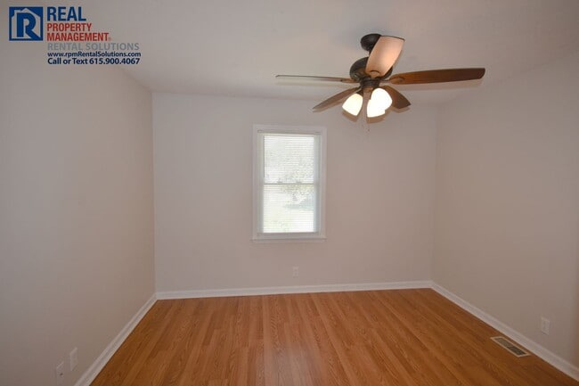 Building Photo - Spacious 3BR/2.5BA in Murfreesboro!