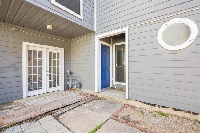 Building Photo - 6726 Lancret Hill Dr