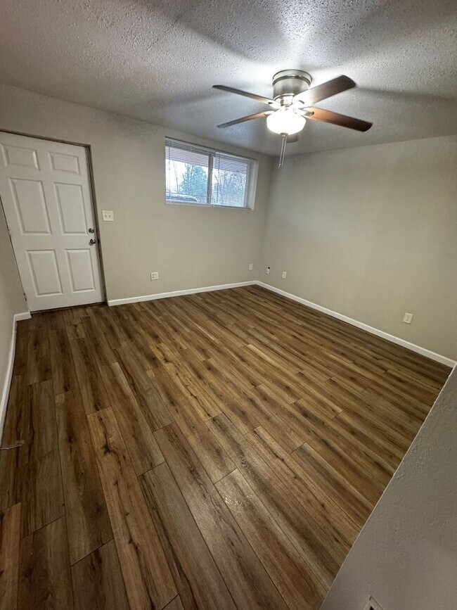 Building Photo - 2 bed & 1 bath, fully updated in Oxford!