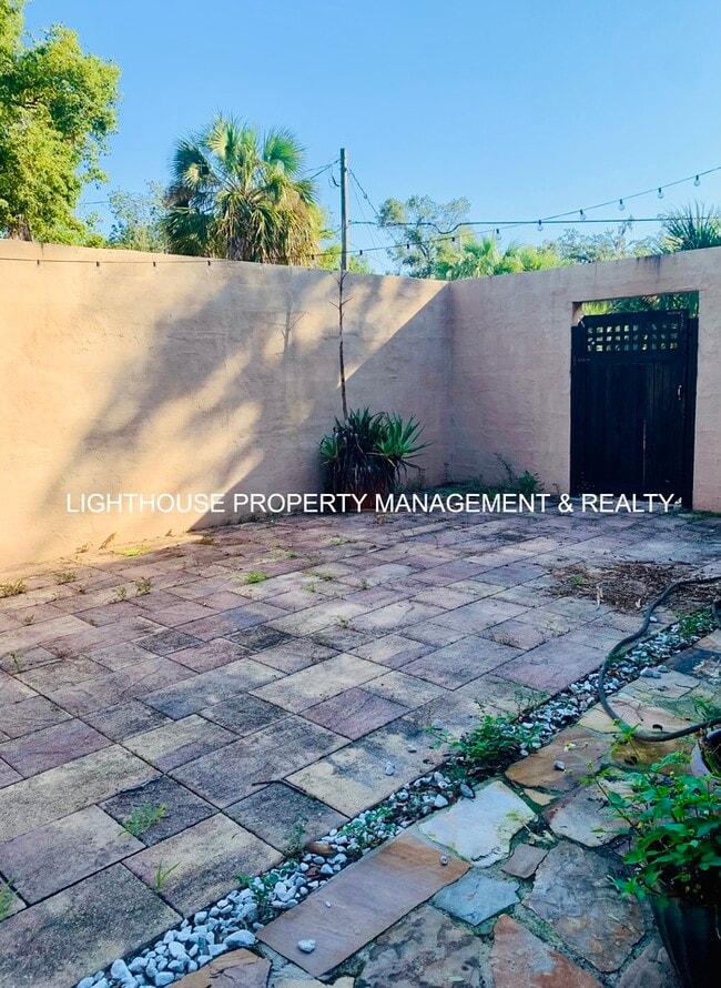 Building Photo - Coming Soon! Charming 2 Bedroom Home in Historic San Marco!