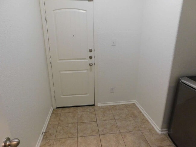Building Photo - 4 Bed/ 3 Bath Stunner Located at Evans & TPC Parkway