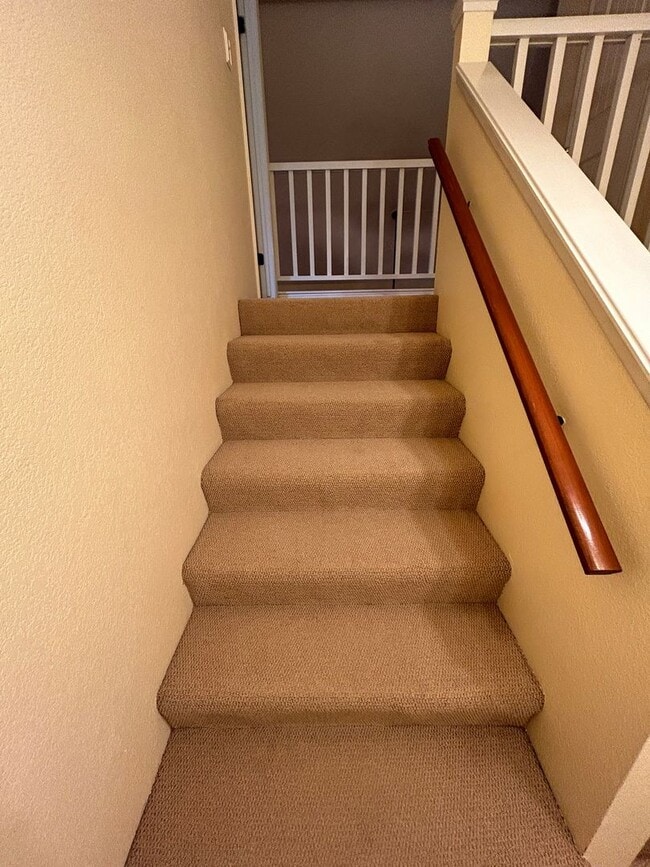 Building Photo - 3 bedroom 2 bathroom in central Visalia!