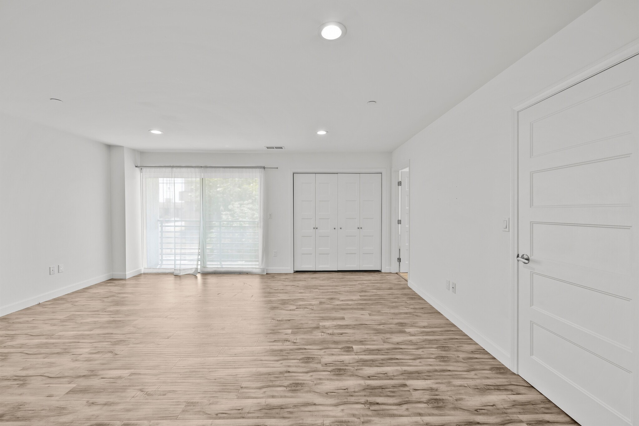Building Photo - 9104 Burnet Ave