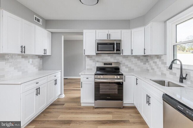 Building Photo - 78 Abbington Ln