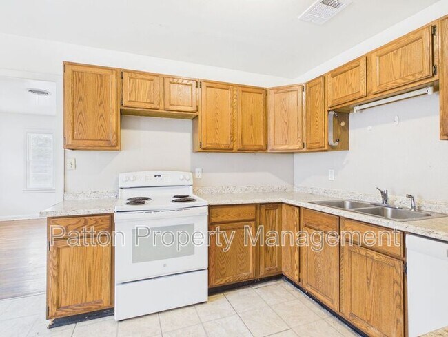 Building Photo - 4308 S Jackson St