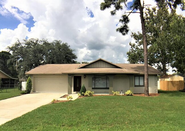 Primary Photo - 1927 E Lake Dr
