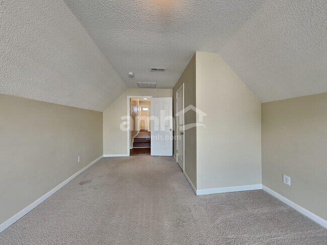 Building Photo - 720 Waterbrook Ln