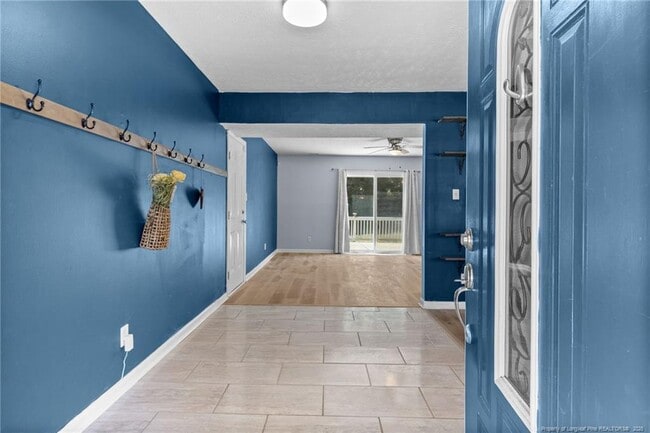 Building Photo - 1302 Kienast Dr